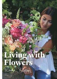 bokomslag Living with Flowers