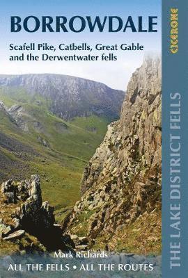 Mark Richards - Walking the Lake District Fells - Borrowdale, Häftad