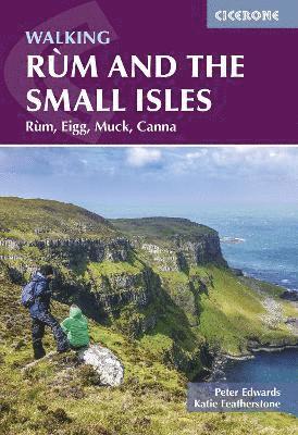 Peter Edwards, Katie Featherstone - Walking Rum and the Small Isles, Häftad