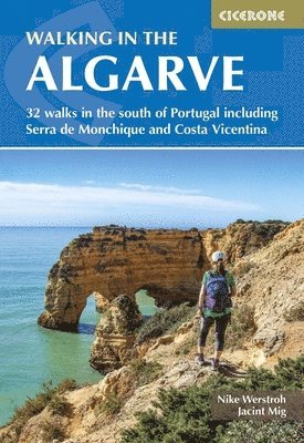 bokomslag Walking in the Algarve