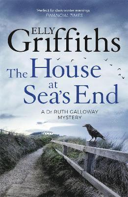Elly Griffiths - House at Sea's End, Häftad