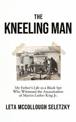 bokomslag The Kneeling Man