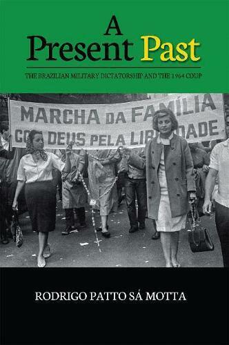 Rodrigo Patto Sá Motta - Present Past, Häftad