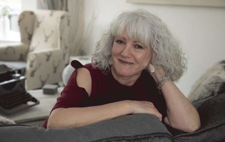 Lucy Coleman - A Christmas Wedding in the Cotswolds, Inbunden