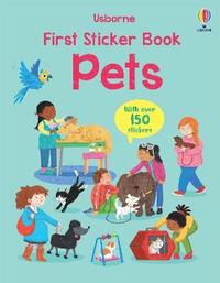 bokomslag First Sticker Book Pets