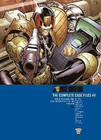 bokomslag Judge Dredd: The Complete Case Files 44