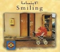 bokomslag Smiling (Arabic-English)