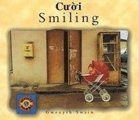 bokomslag Smiling (English-Vietnamese)