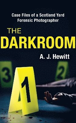 A. J. Hewitt - Darkroom, Häftad
