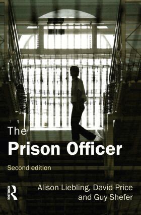 Alison Liebling, David Price, Guy Shefer - Prison Officer, Häftad