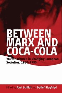 bokomslag Between Marx and Coca-Cola