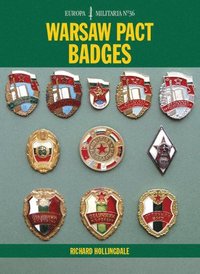 bokomslag EM36 Warsaw Pact Badges
