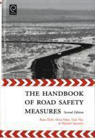 bokomslag The Handbook of Road Safety Measures