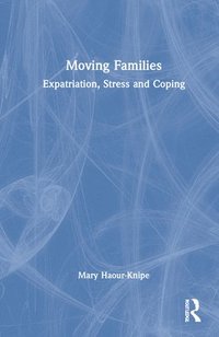 bokomslag Moving Families