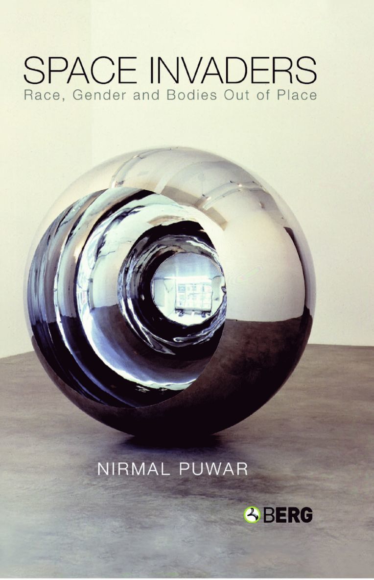 Nirmal Puwar, Nirmal Puwar - Space Invaders, Inbunden