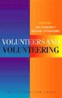 bokomslag Volunteers and Volunteering