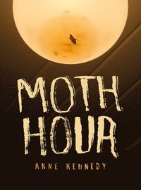 bokomslag Moth Hour