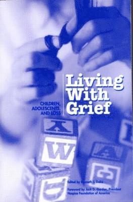 Kenneth J. Doka - Living With Grief, Häftad