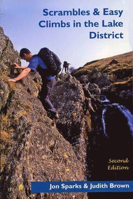 bokomslag Scrambles & Easy Climbs in the Lake District
