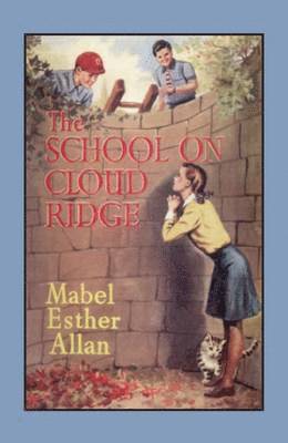Mabel Esther Allan - School on Cloud Ridge, Häftad