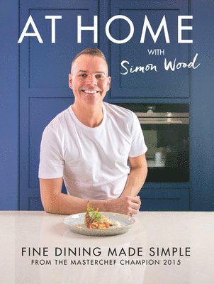 bokomslag At Home with Simon Wood