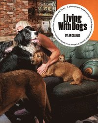 bokomslag Living with Dogs