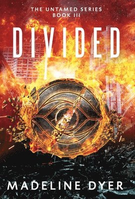 Madeline Dyer - Divided, Inbunden