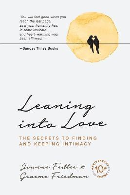bokomslag Leaning into Love