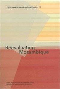 bokomslag Reevaluating Mozambique