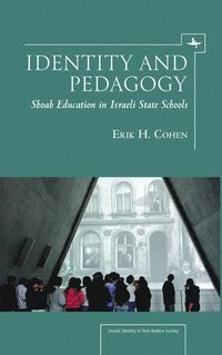 bokomslag Identity and Pedagogy