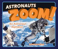 bokomslag Astronauts Zoom!: An Astronaut Alphabet