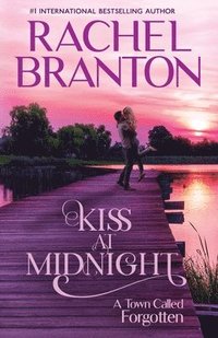 bokomslag Kiss at Midnight: A Sweet Small Town Romance