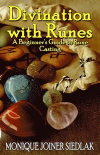 bokomslag Divination with Runes
