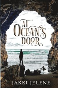 bokomslag At Ocean's Door