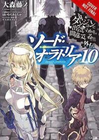 bokomslag Is It Wrong to Try to Pick Up Girls in a Dungeon? On the Side: Sword Oratoria, Vol. 10 (light novel)