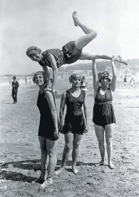 bokomslag Carnet Blanc, Groupe de Girls, Deauville, 1919