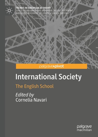 Cornelia Navari - International Society, Inbunden