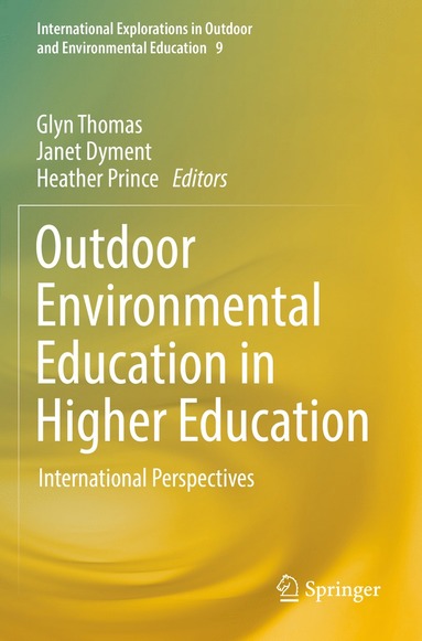 bokomslag Outdoor Environmental Education in Higher Education