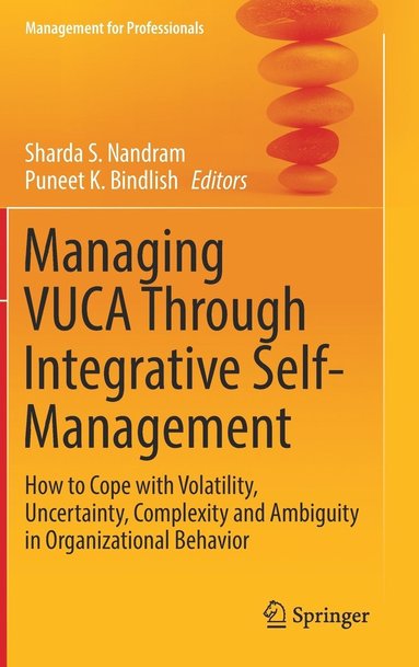 bokomslag Managing VUCA Through Integrative Self-Management