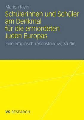 bokomslag Schülerinnen und Schüler am Denkmal für die ermordeten Juden Europas