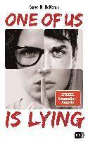 Karen M. McManus - ONE OF US IS LYING, Inbunden