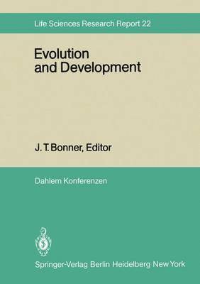 bokomslag Evolution and Development