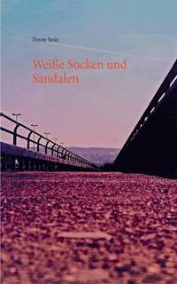 bokomslag Weiße Socken und Sandalen