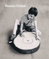 bokomslag Roman Ondak - Event Horizon