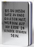 bokomslag Jetzt. Bis Du diesen Satz zu Ende gelesen hast, werden auf der Erde 24 Kinder geboren sein.