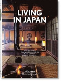 bokomslag Living in Japan