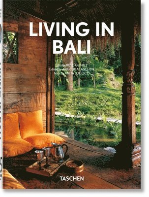 Anita Lococo, Angelika Taschen - Living in Bali, Inbunden