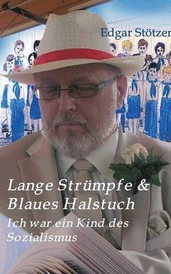 Lange Strmpfe & Blaues Halstuch 1