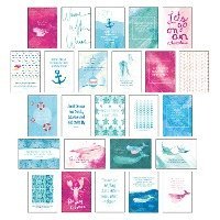 bokomslag Postkarten Set 'Sand & Sea' - 25 hochwertige Postkarten mit sommerlichen Motiven sowie inspirierenden und motivierenden Sprüchen & Zitaten zum Dekorieren oder Verschicken. Von Hand designte