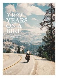 bokomslag Two Years on a Bike